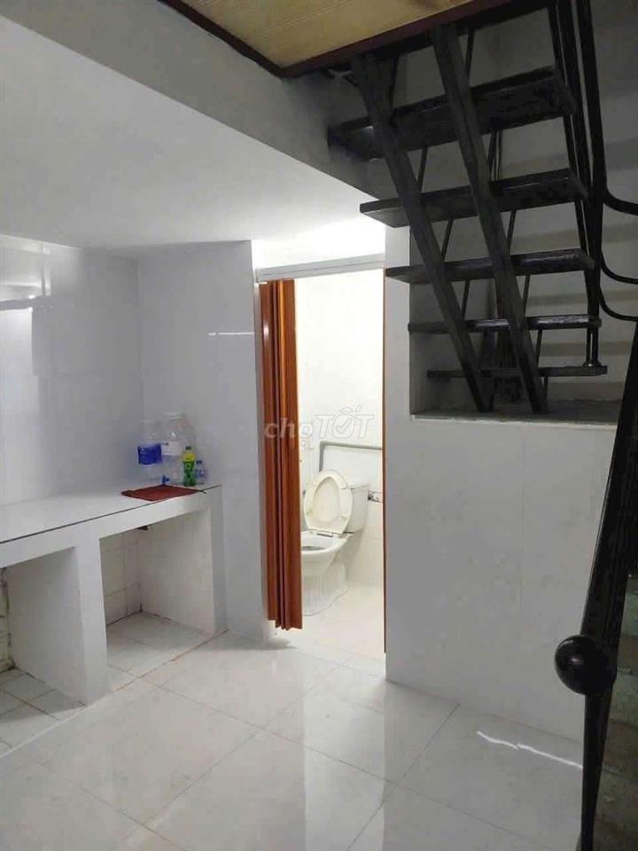 nhà hẻm Bùi Quang Là, 4x13m, cấp 4 lửng đúc, 2pn, 2wc