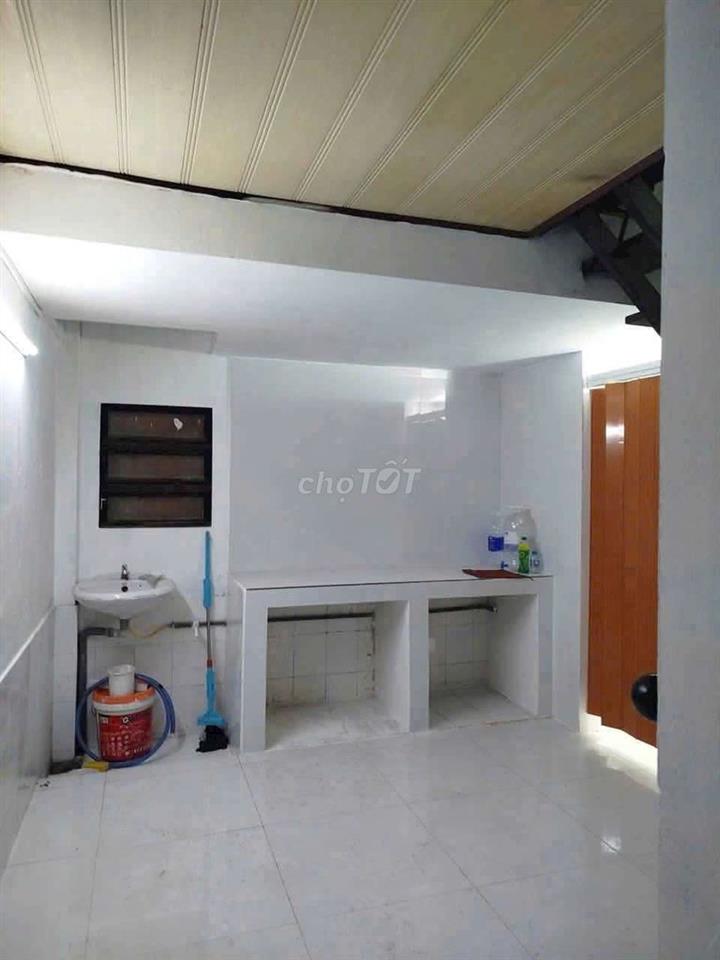 nhà hẻm Bùi Quang Là, 4x13m, cấp 4 lửng đúc, 2pn, 2wc