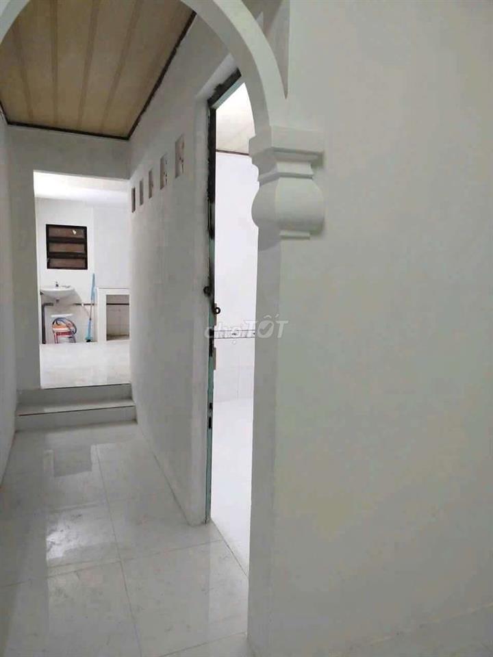 nhà hẻm Bùi Quang Là, 4x13m, cấp 4 lửng đúc, 2pn, 2wc
