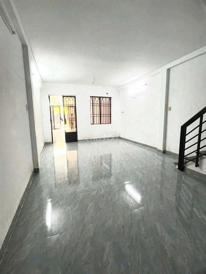 NHÀ HẺM XE HƠI TRẦN THÁI TÔNG - 5X25M - 3PN - SÂN XE RỘNG