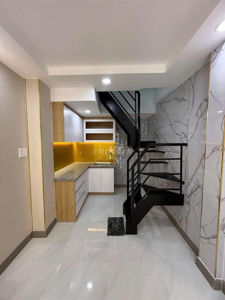 mặt tiền gần Lê Đức Thọ - ngay chợ Xóm Mới - Gần 20m2 - 2 tầng 