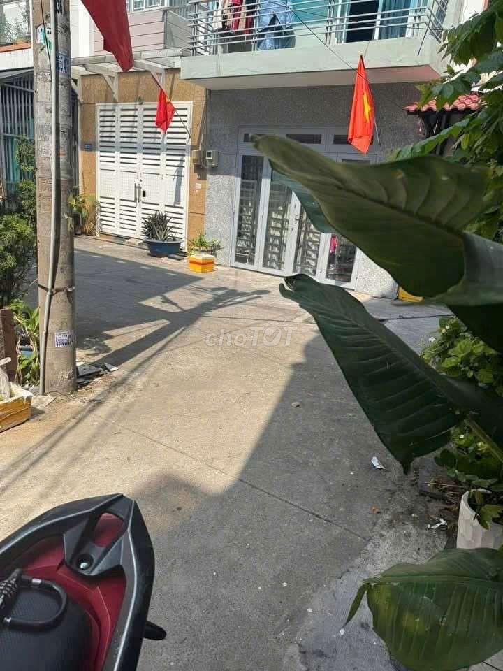 Nhà 3pn - 3 tầng - có sân thượng - gần chung cư Gia Phát Lê Đức Thọ