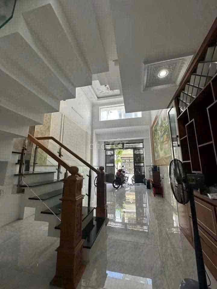 cho thuê  nhà ngã tư ga : 4x15 , trệt lững 3 lầu , giá 13tr
