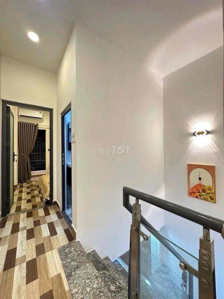 cho thue nhà fun nội thất , giá 9tr5