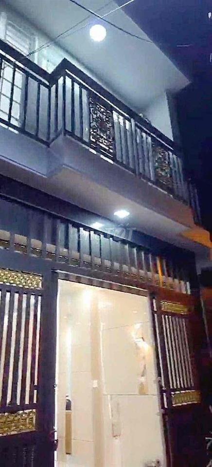 cho thuê nhà 8tr : dt 4x13 ,3p, 2tolet