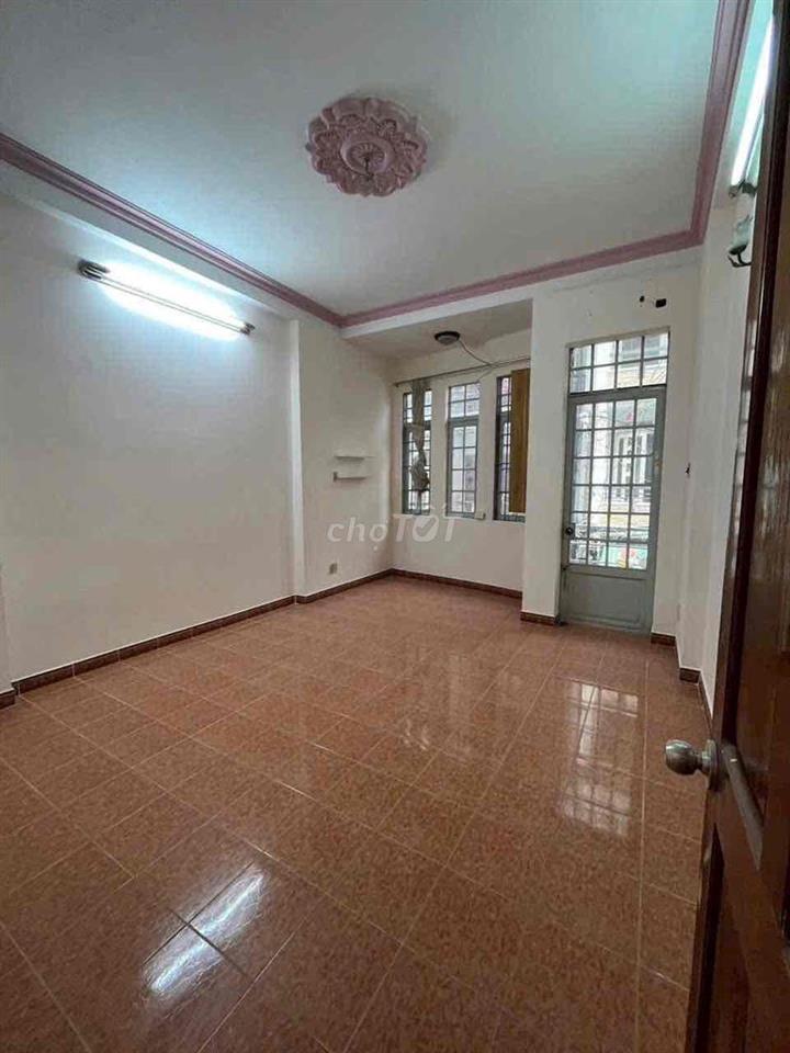 cho thuê nhà 4x15 gồm 2lầu , 4pn, 3tolet , giá 12tr