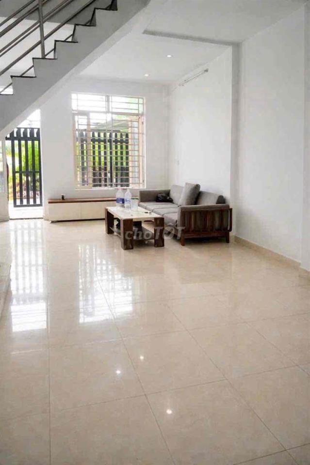 cho thuê nhà gần mê trô .dt: 5x12 fun nội thất , giá 8tr
