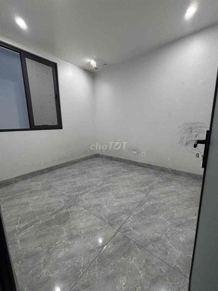 cho thue nhà . dt: 5x10 , 1 lửng , 3 lầu giá 15tr