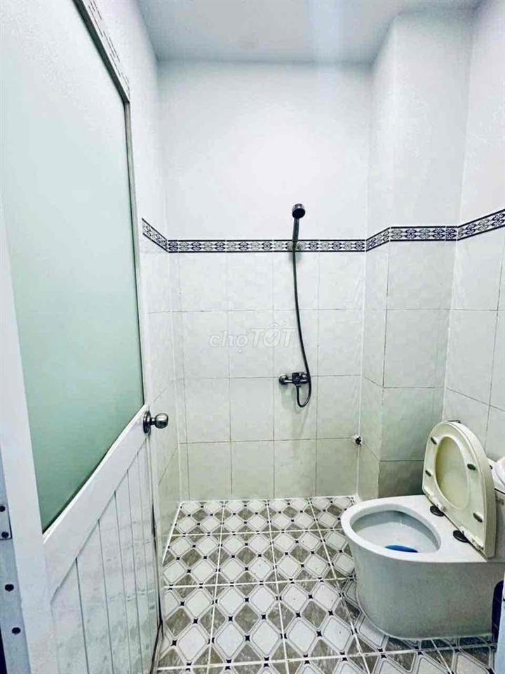 dt 4x12 có 2 máy lạnh . giá thuê 7tr