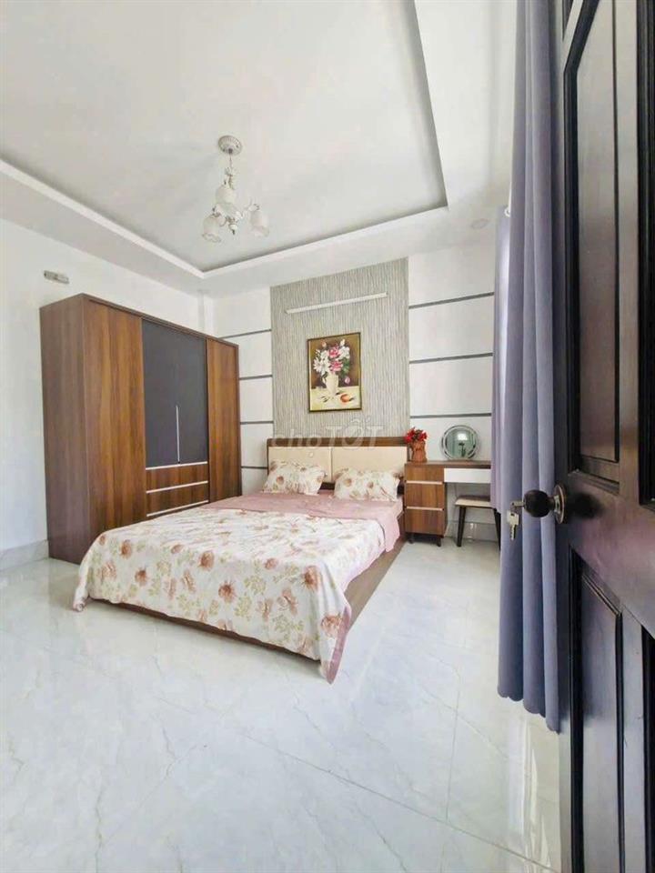 CHO THUÊ NHÀ 5 PHÒNG Ở GIA ĐÌNH. Gò Vấp