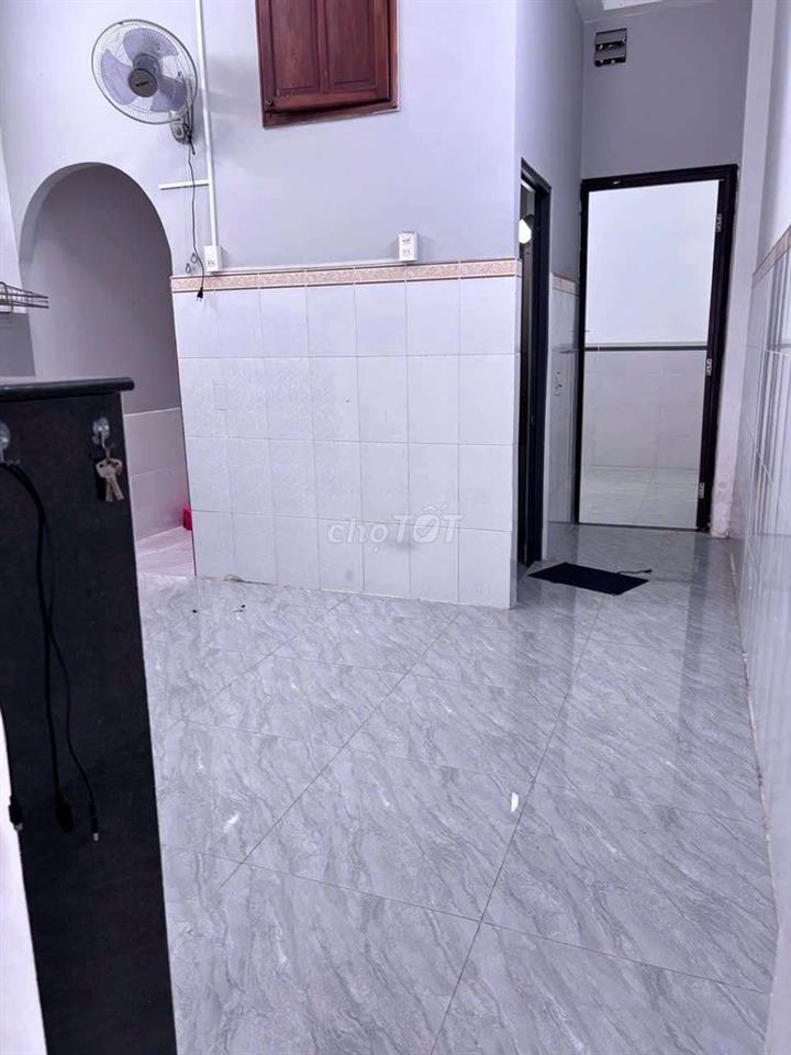 cho thuê nhà xe tải thông gần chợ 