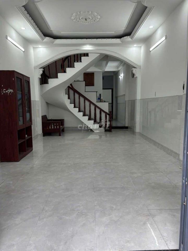 cho thuê nhà xe tải thông gần chợ 