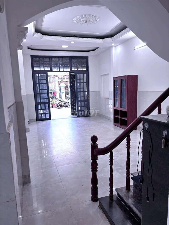 cho thuê nhà xe tải thông gần chợ 