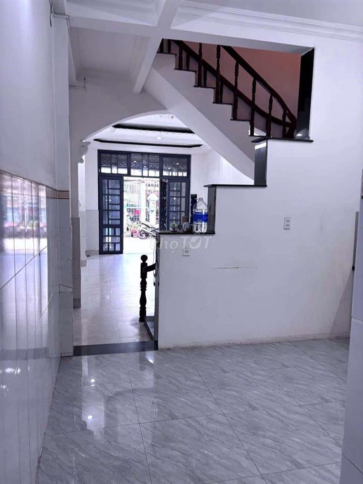cho thuê nhà xe tải thông gần chợ 