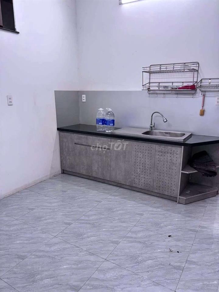cho thuê nhà xe tải thông gần chợ 