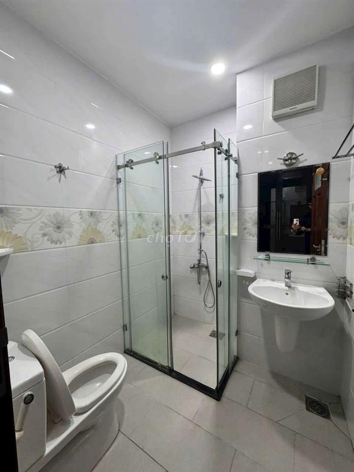 cho thuê nhà đẹp đường 8m.Gò Vấp 