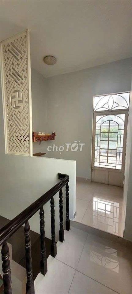 cho thuê nhà rộng rãi xe tải thông 