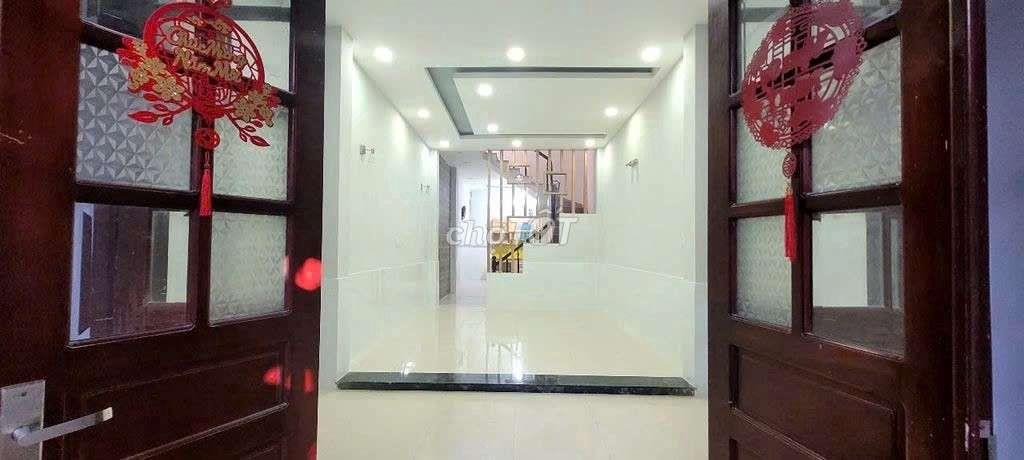 cho thuê nhà rộng rãi xe tải thông 