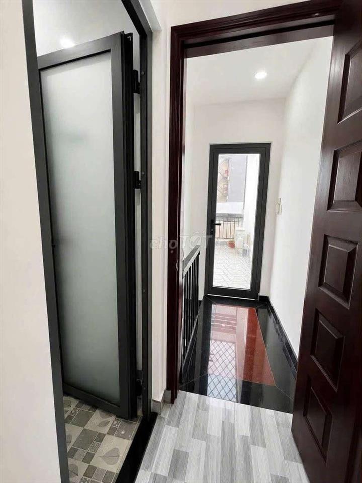 nhà mới sạch sẽ Gò Vấp 