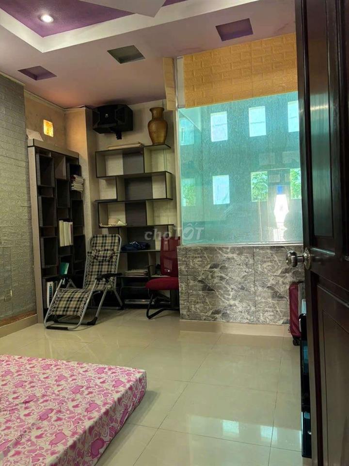 cho thuê nhà đường 7m thông.gần chợ