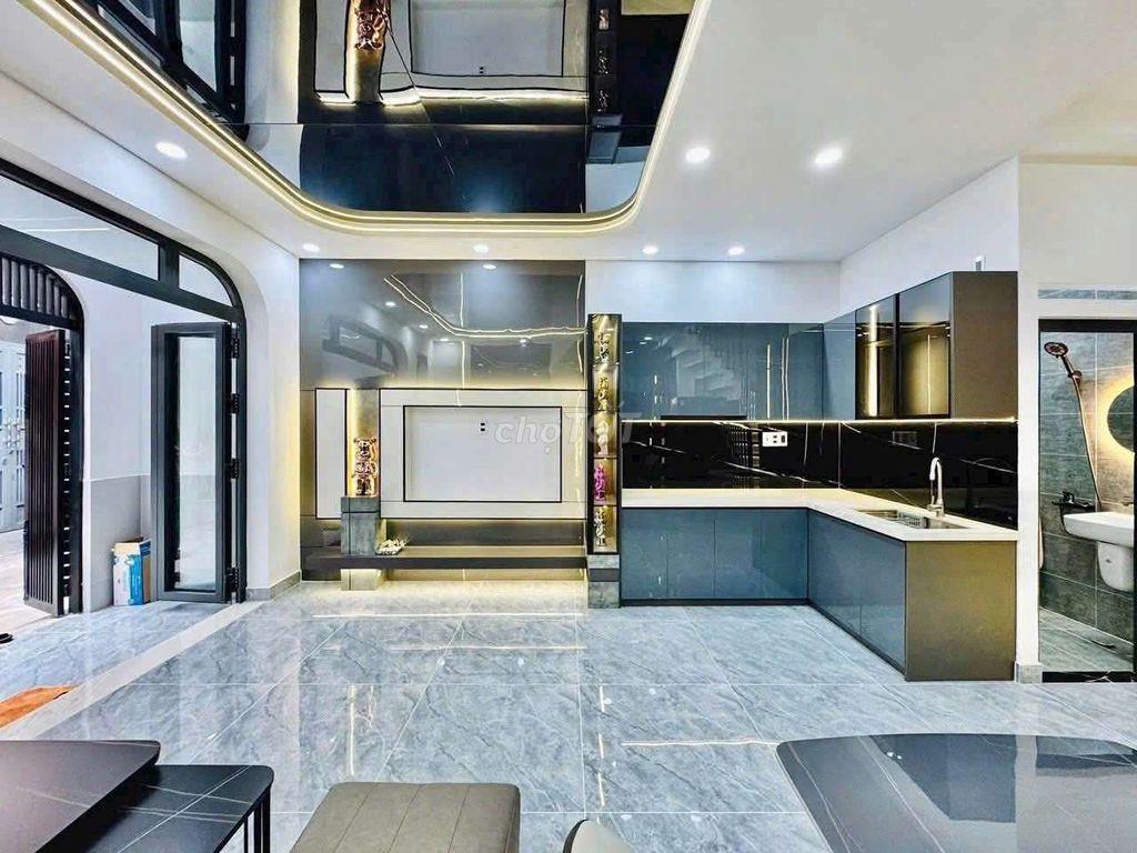 nhà mới sạch sẽ full nội thất cao cấp 