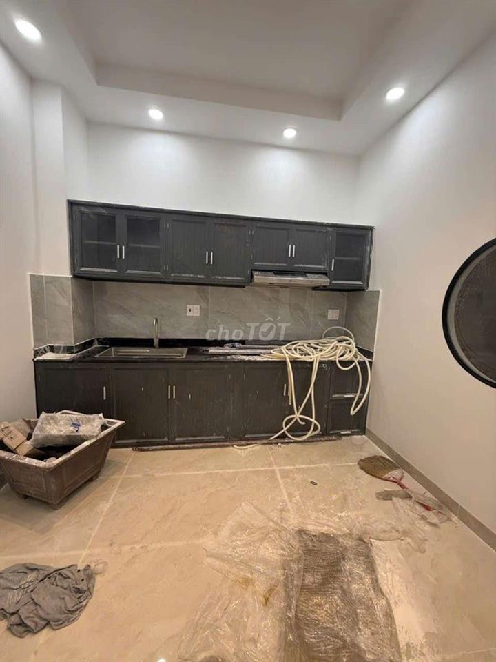 nhà mới xây sạch sẽ 