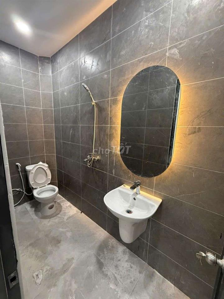 nhà mới xây sạch sẽ 