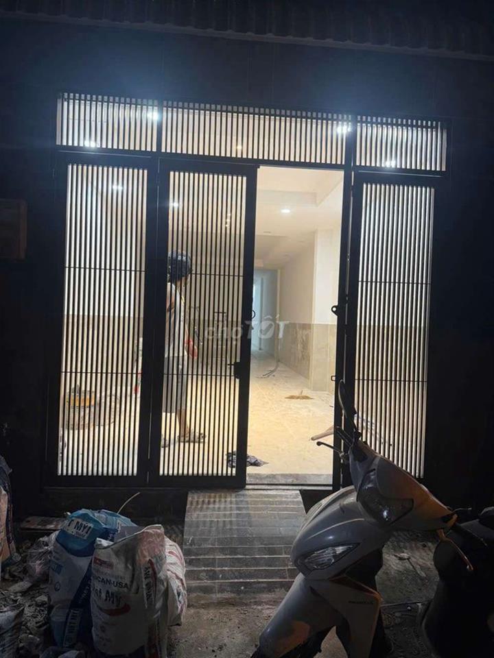 nhà mới xây sạch sẽ 
