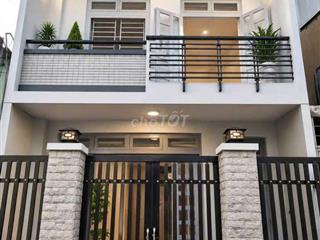 nhà mới xây sạch sẽ 