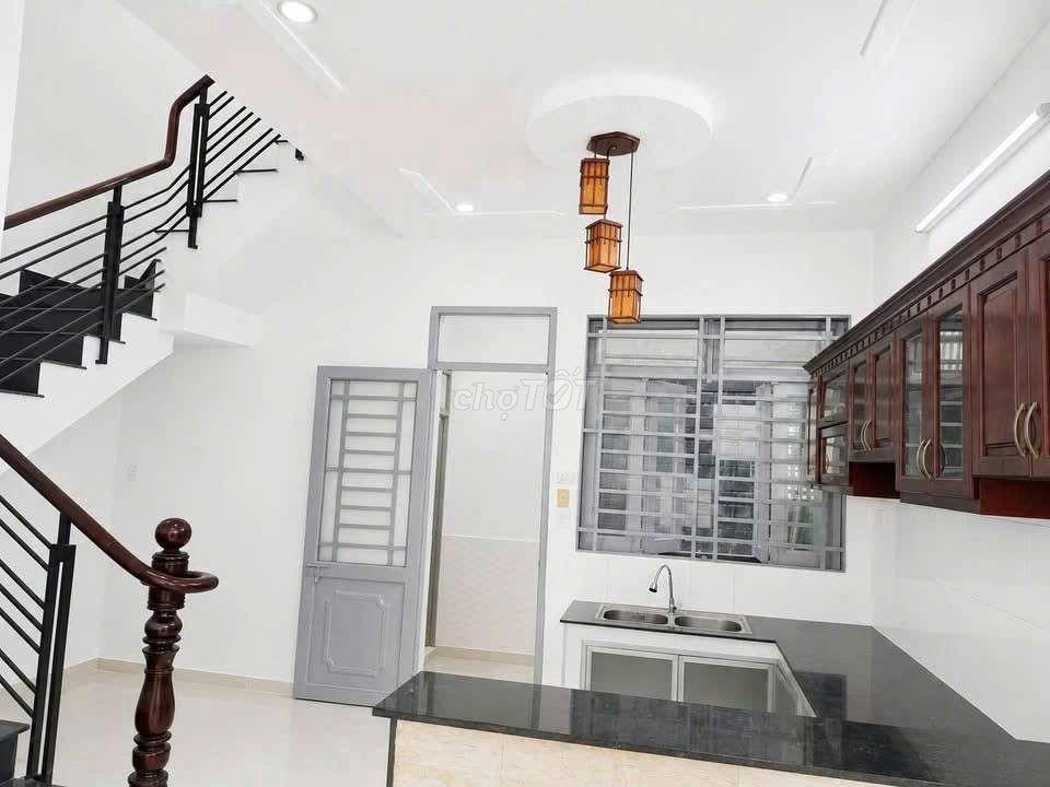 nhà mới xây sạch sẽ 