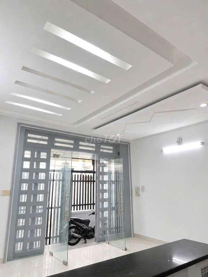nhà mới xây sạch sẽ 