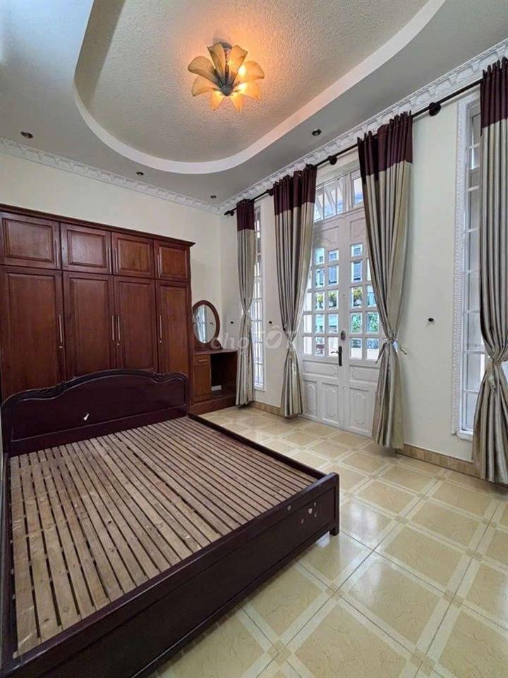 nhà to rộng rãi Gò Vấp 