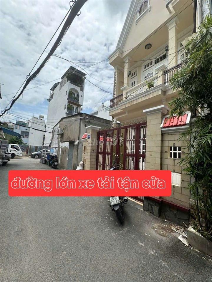 nhà to rộng rãi Gò Vấp 