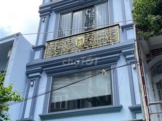 nhà mới xây sạch sẽ 