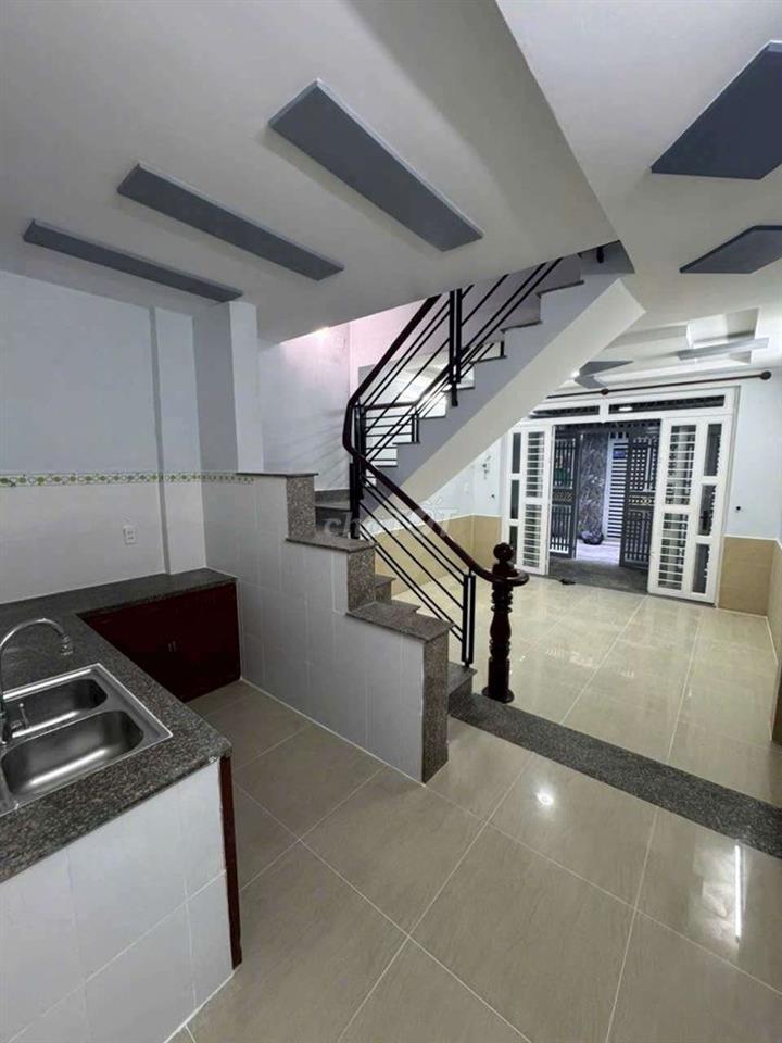 nhà mới sạch sẽ cho thuê