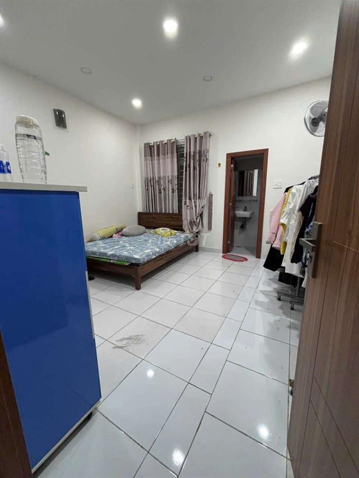 nhà cho thuê mới sạch sẽ 
