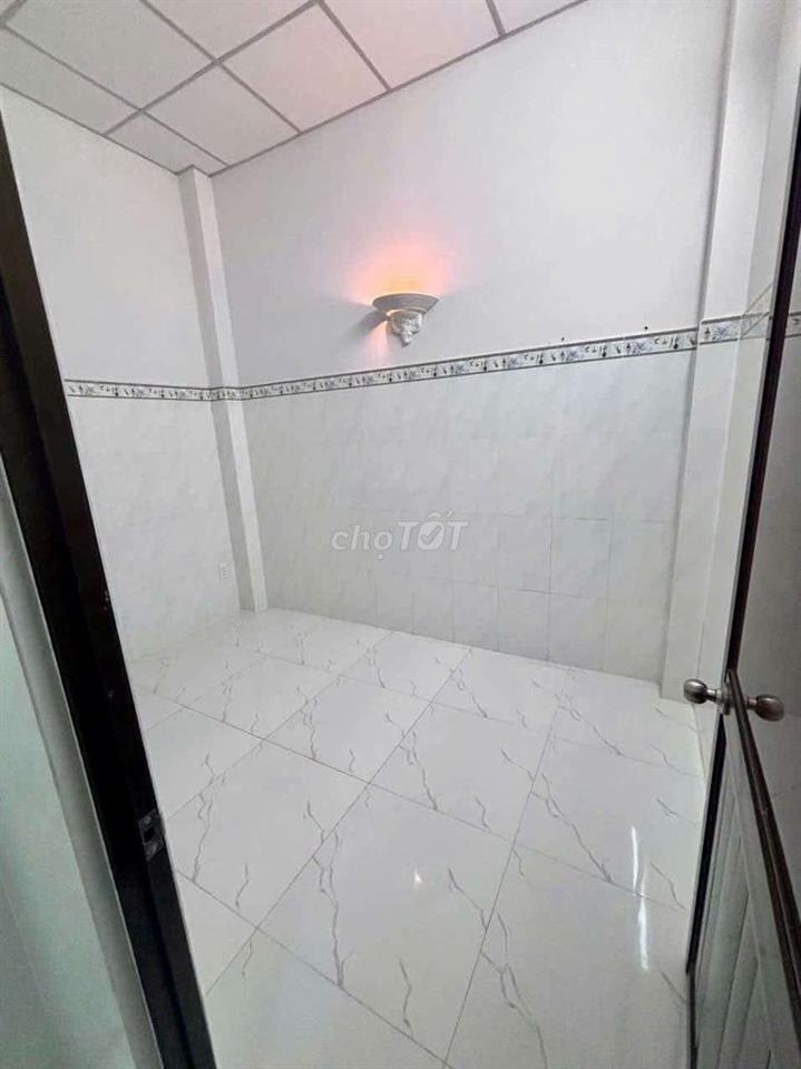 nhà mới sạch sẽ 