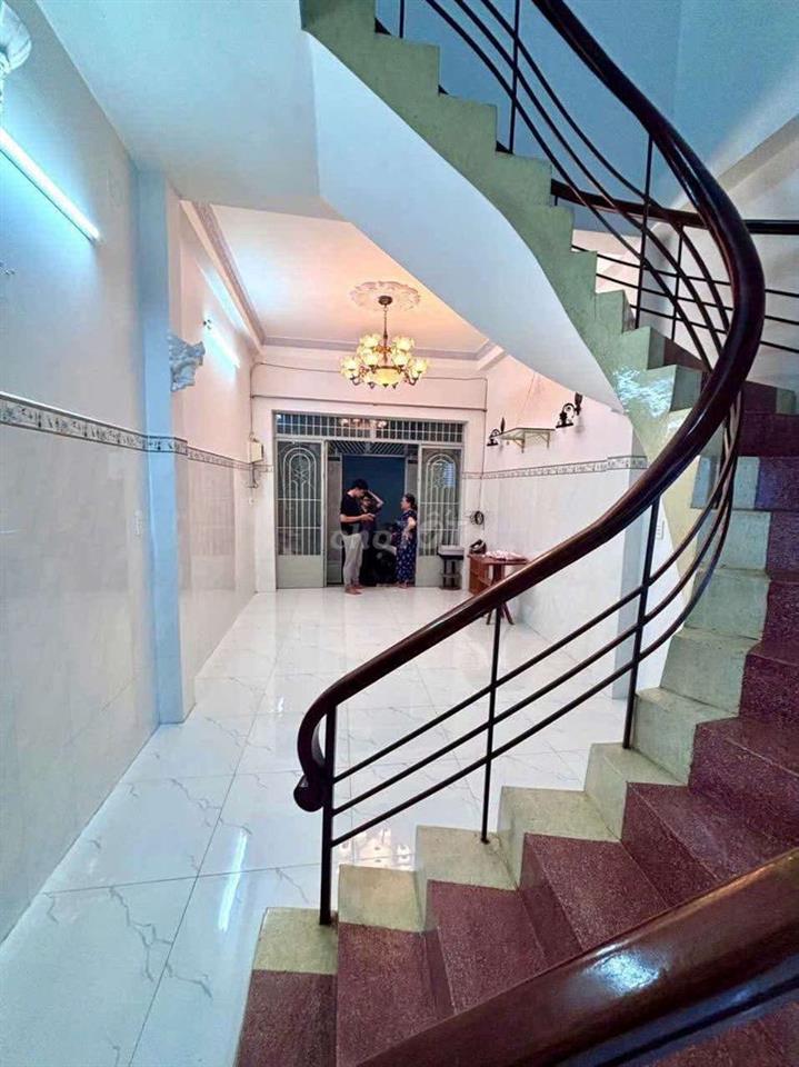 nhà mới sạch sẽ 