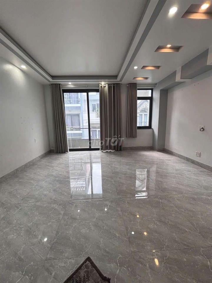 nhà to đùng đường 9m