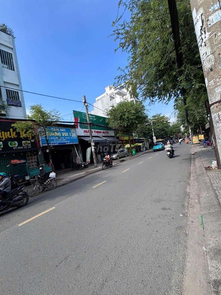 nhà mặt tiền đường kinh doanh tự do