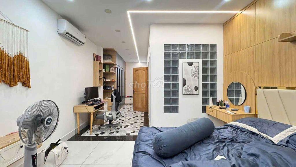 nhà mới sạch sẽ full nội thất 