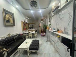 nhà mới sạch sẽ full nội thất 