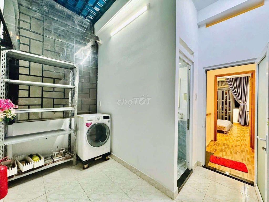 nhà mới sạch sẽ full nội thất 
