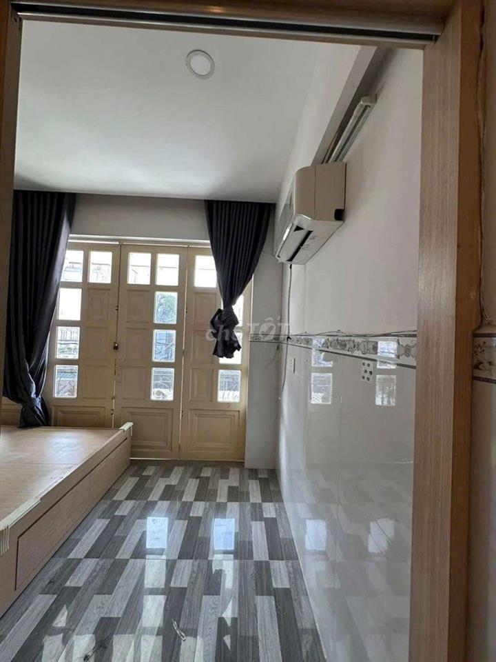 nhà to rộng rãi sạch sẽ đường 6m thông 
