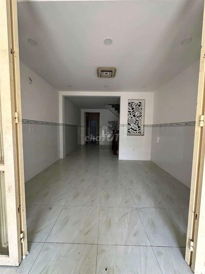 nhà to rộng rãi sạch sẽ đường 6m thông 