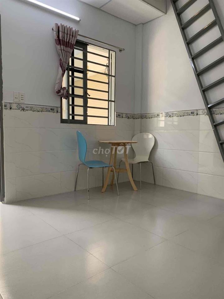 Cho thuê nhà trọ 1 trệt+1 lầu sàn gỗ có ban công riêng