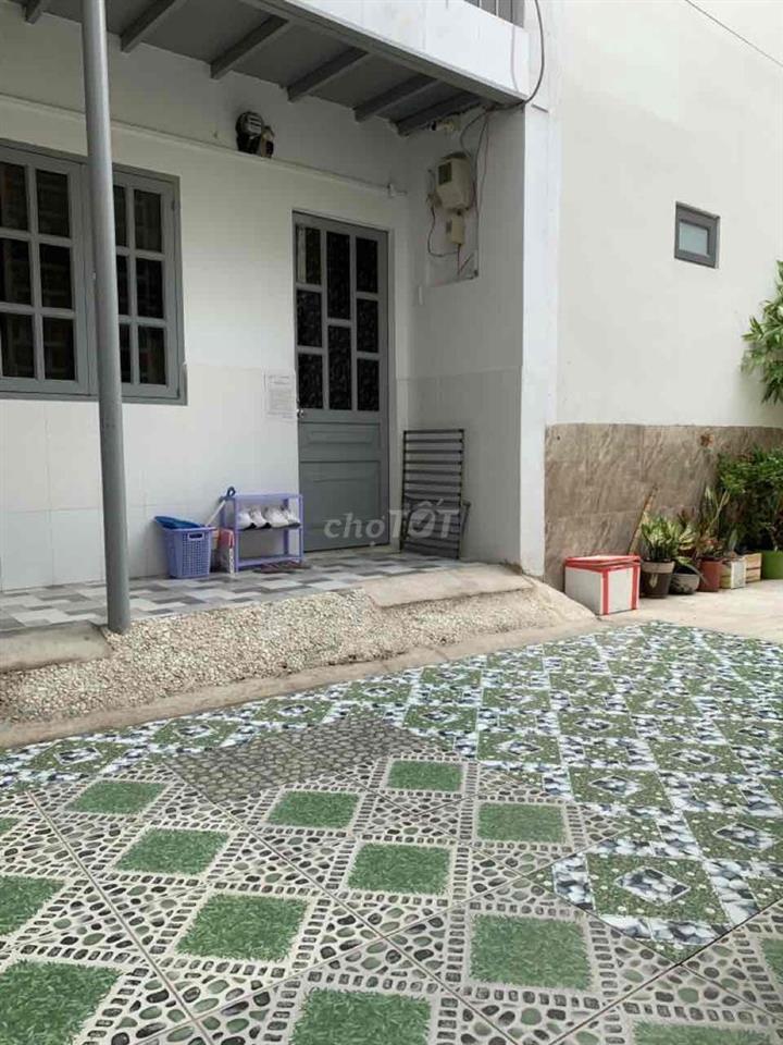 Cho thuê nhà trọ 1 trệt+1 lầu sàn gỗ có ban công riêng