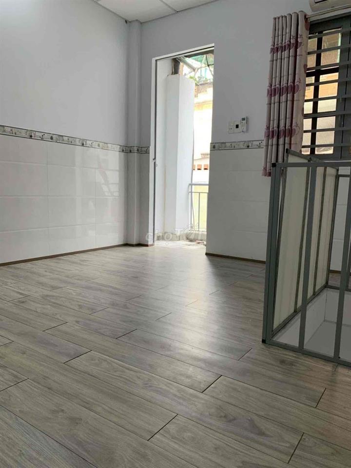Cho thuê nhà trọ 1 trệt+1 lầu sàn gỗ có ban công riêng
