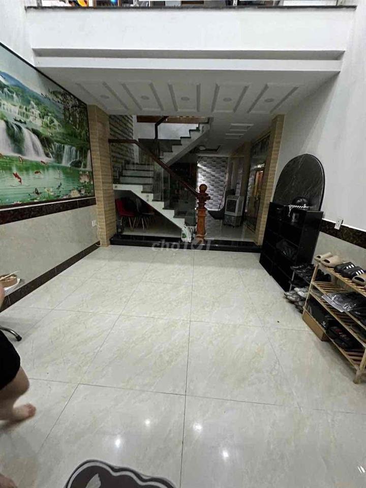 Cho thuê nhà phố 908// Đường Quang Trung p8 Gò Vấp.