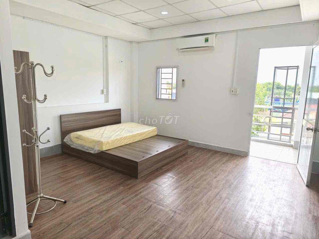 chính chủ cho thuê phòng 30m2 ban công rộng thoáng 4,5tr